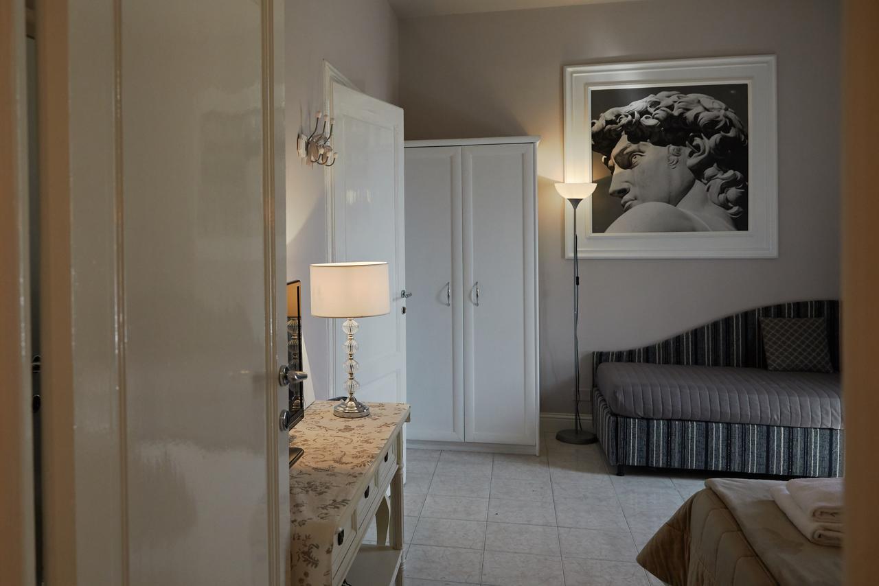 Leone X Guest House Firenze Bagian luar foto