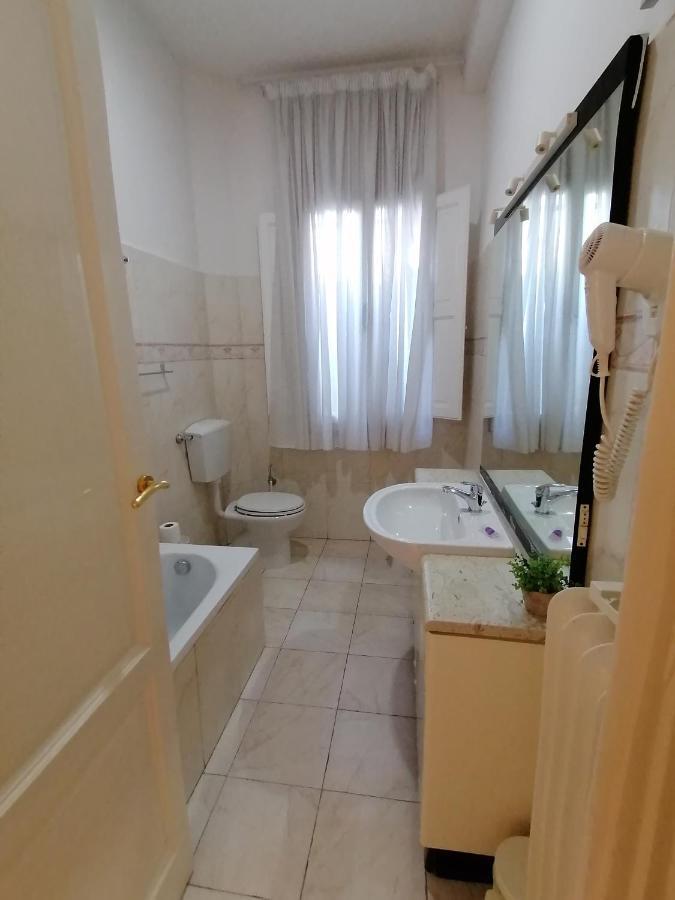 Leone X Guest House Firenze Bagian luar foto